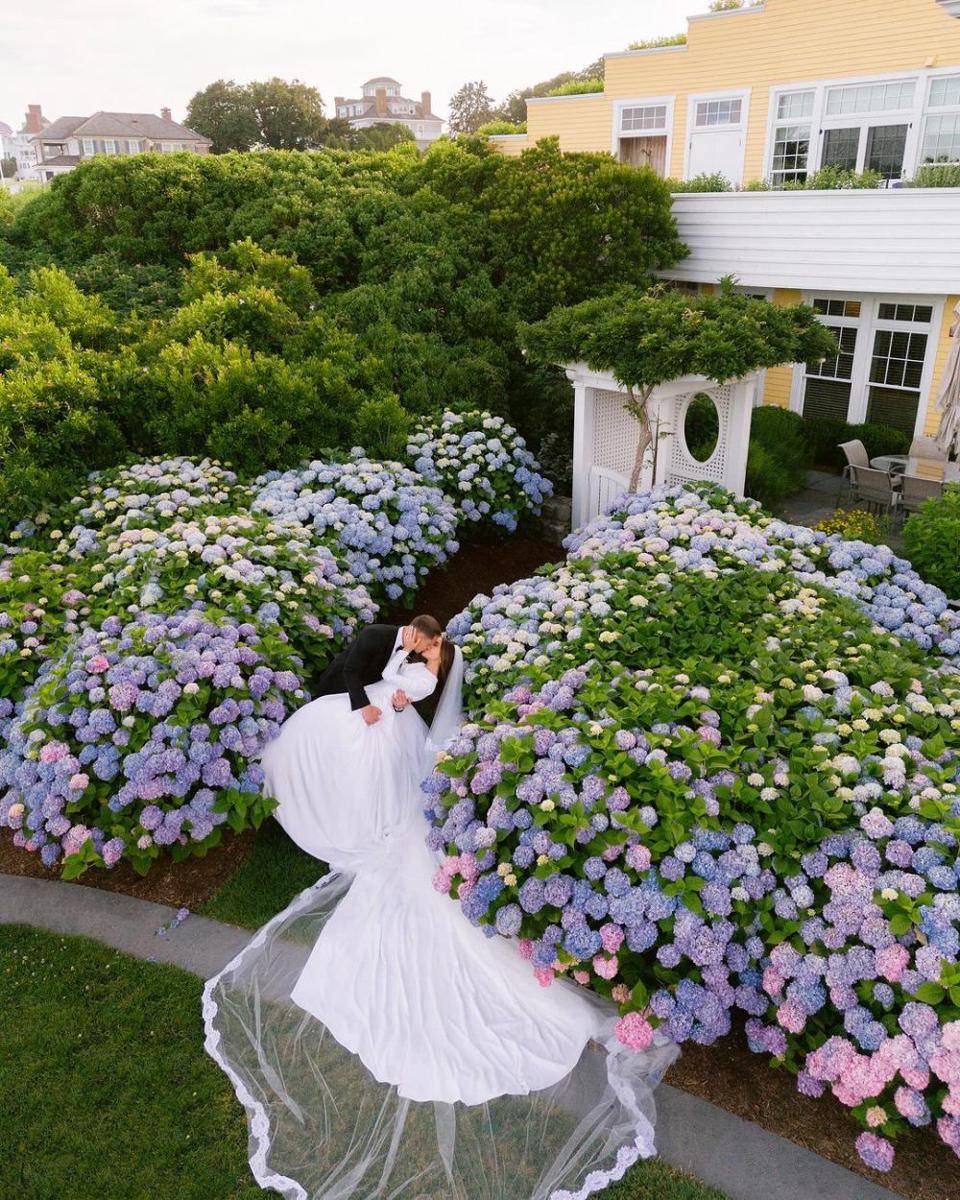 potret pernikahan Olivia Culpo dan Christian McCaffrey (instagram.com/oliviaculpo)