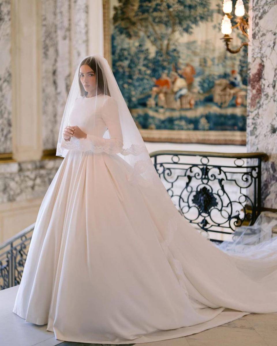 potret pernikahan Olivia Culpo dan Christian McCaffrey (instagram.com/vogueweddings)