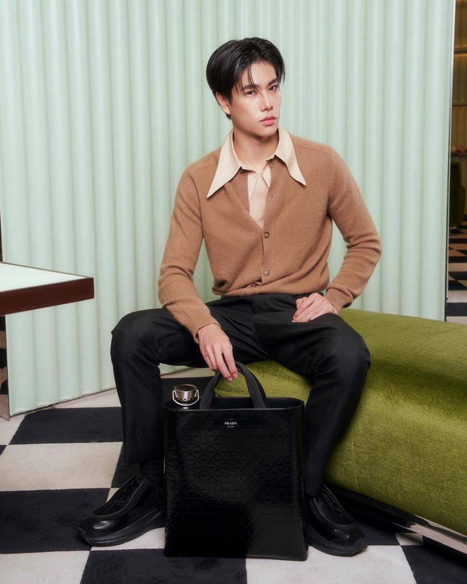 smart casual look ala Phuwin Tangsakyuen (instagram.com/phuwintang)