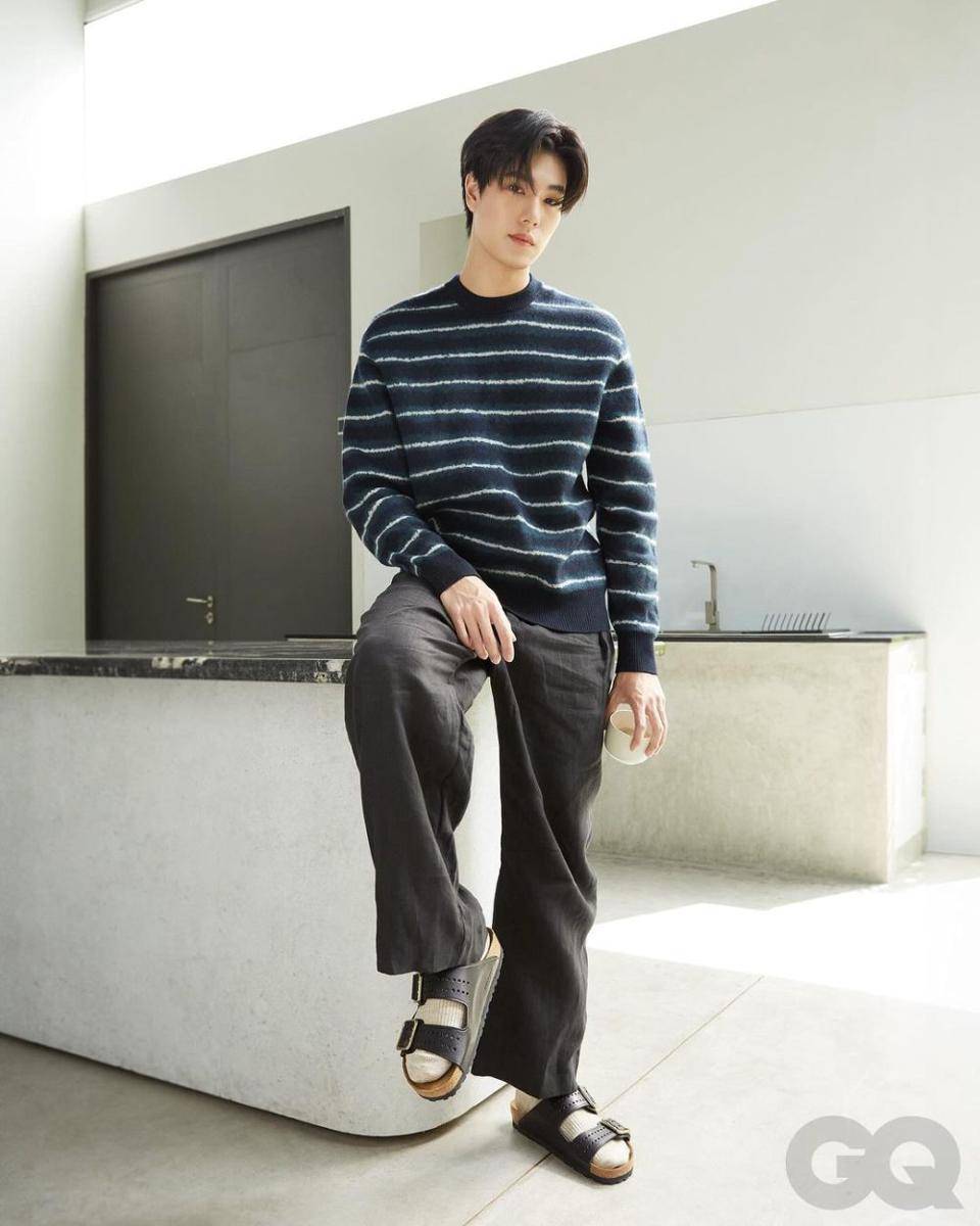 smart casual look ala Phuwin Tangsakyuen (instagram.com/phuwintang)