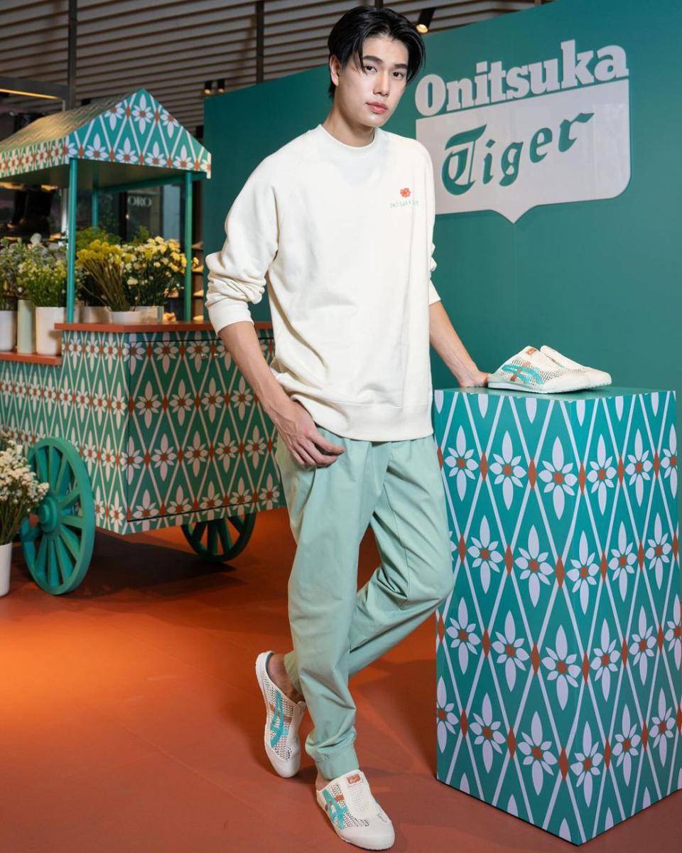 smart casual look ala Phuwin Tangsakyuen (instagram.com/phuwintang)