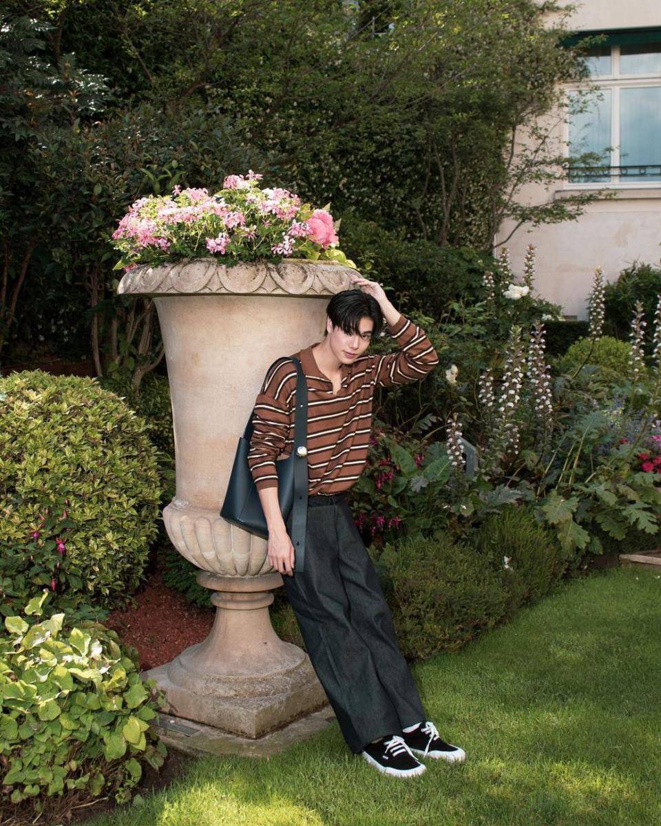 smart casual look ala Phuwin Tangsakyuen (instagram.com/phuwintang)