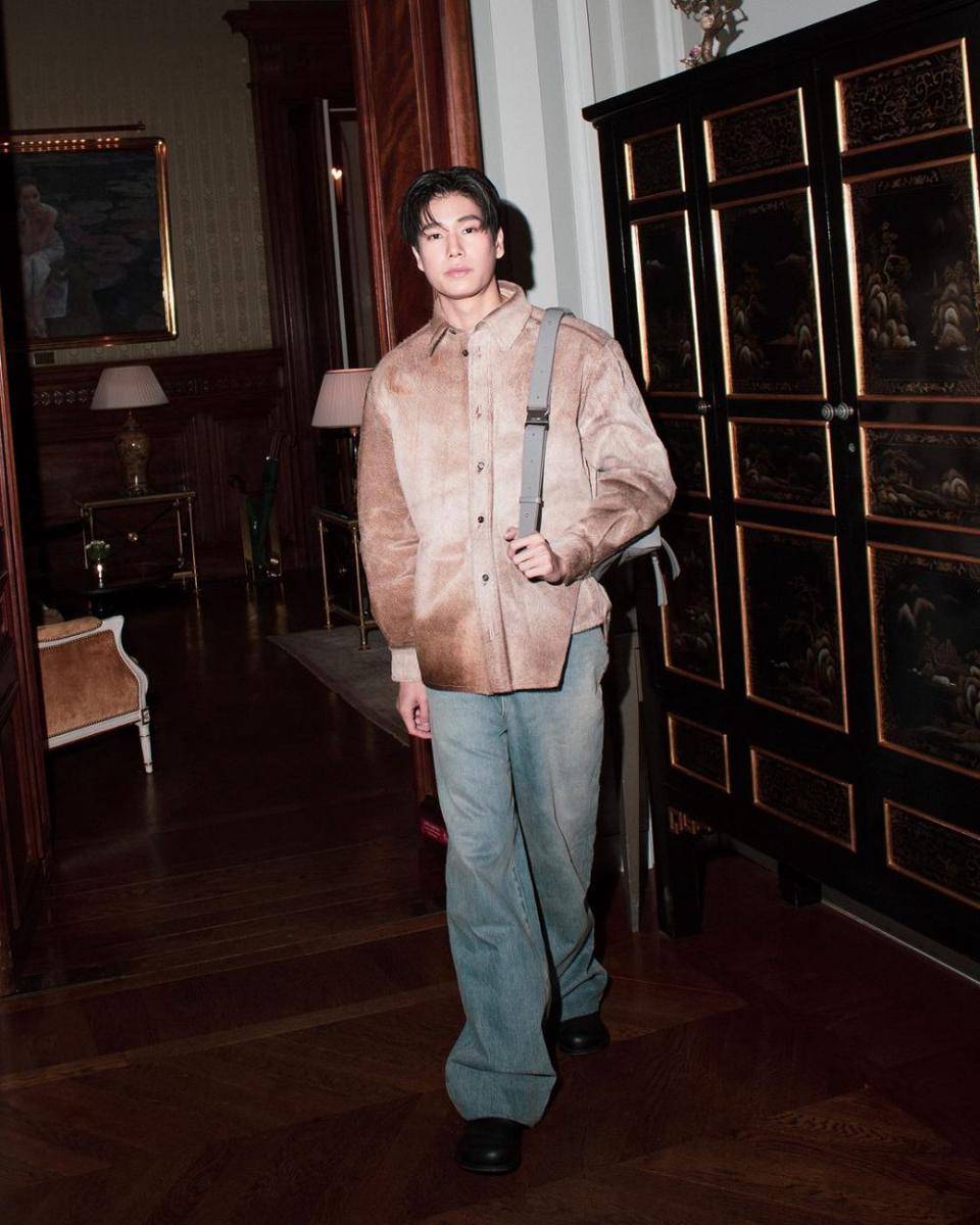 smart casual look ala Phuwin Tangsakyuen (instagram.com/phuwintang)