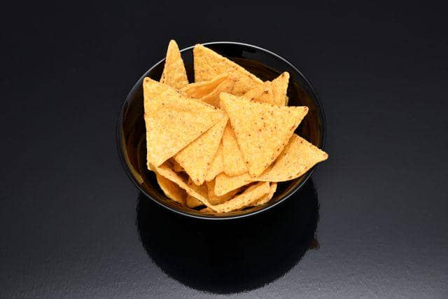 ilustrasi tortilla chips (vecteezy.com/m2x)