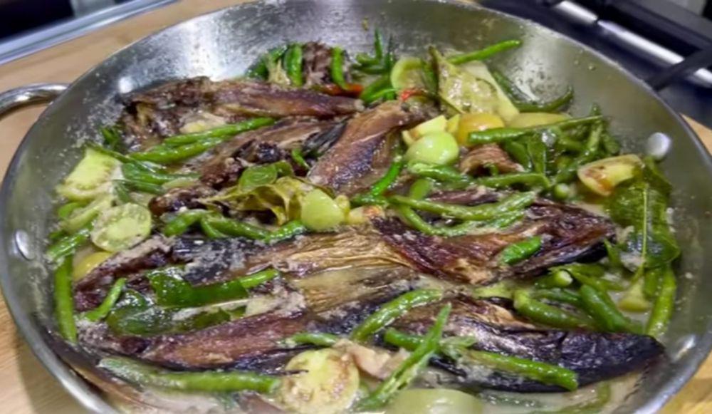 Resep Ikan Patin Asap Kuah Santan Cabe Ijo, Gurih Segar!