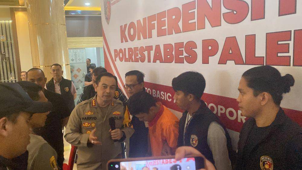 Kapolrestabes Palembang Kombes Pol Harryo Sugihhartono merilis pelaku perampokan di Palembang (Dok: istimewa)