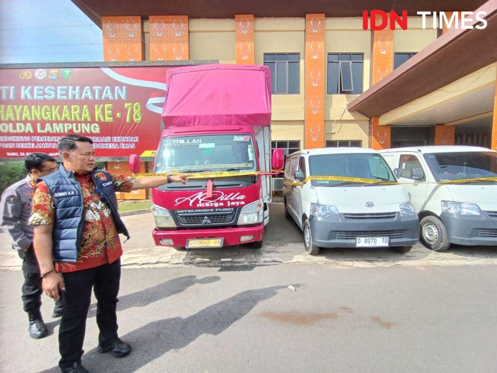 Pengungkapan produksi dan peredaran oli bekas diungkap Subdit I Indagsi Ditreskrimsus Polda Lampung. (IDN Times/Tama Yudha Wiguna).