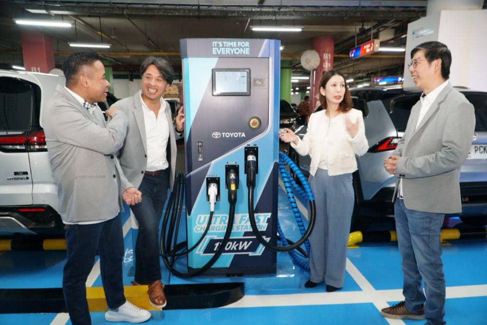 Toyota Resmikan Stasiun Pengisian Daya Mobil Listrik di Gandaria City