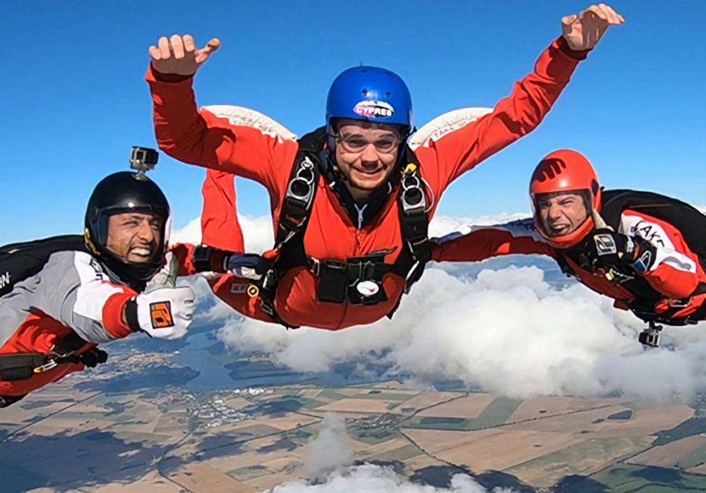 potret orang skydive di Berlin (www.funjump.de)