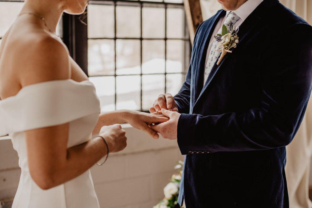 3 Tips Tetap Tegar saat Gagal Nikah, Segera Move On!