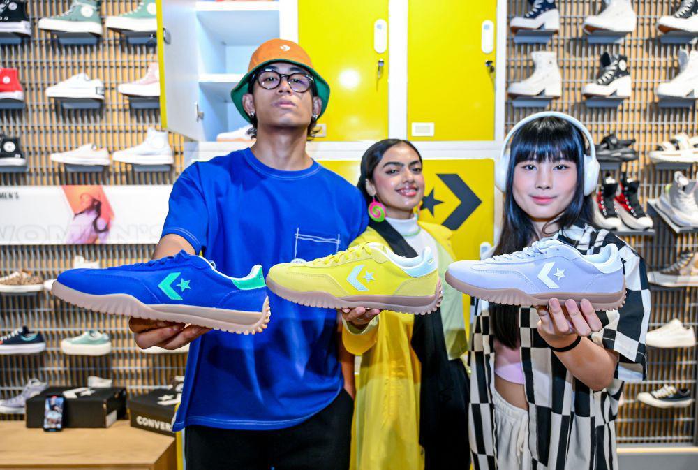 Converse Rilis Sepatu Seri Run Star Trainer yang Super Kece, Colorful!
