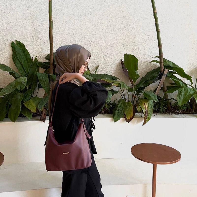 Rekomendasi shoulder bag untuk ke kantor (Shopee.co.id/Rupaidn)