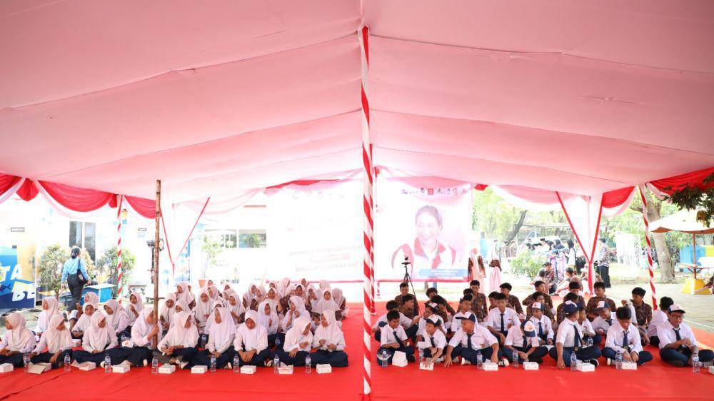 Kemen PPPA melaksanakan kegiatan Jelajah SAPA (Sahabat Perempuan dan Anak) yang dilakukan di 11 titik di wilayah Jadetabek, salah satunya Sekolah Rakyat Ancol (dok. KemenPPPA)