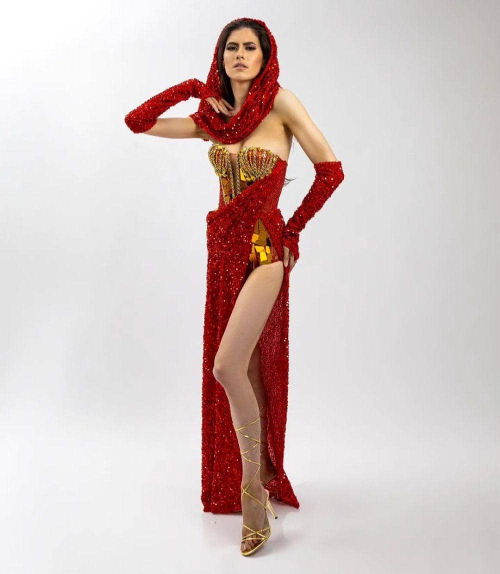 Elizabeth Victoria Raska (instagram.com/elizabethrvictoria)