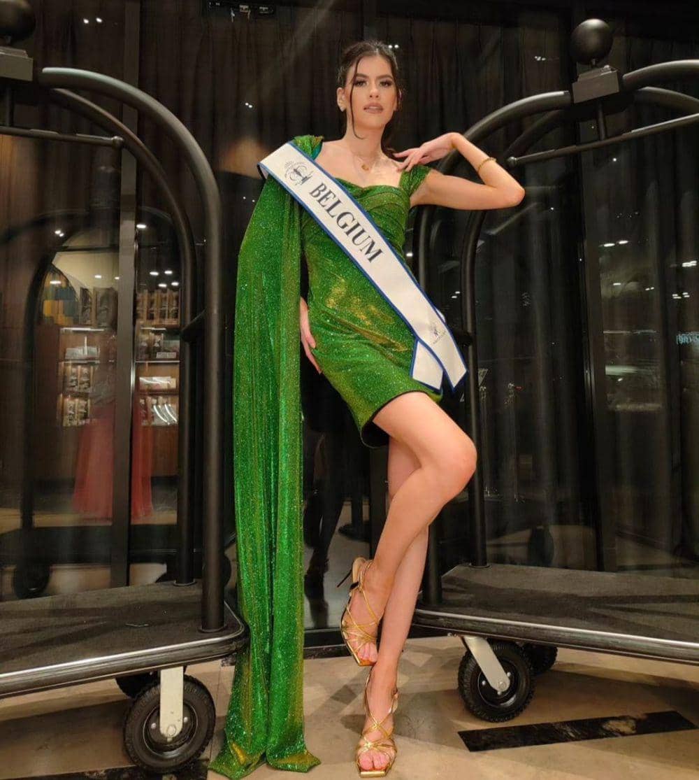 Elizabeth Victoria Raska (instagram.com/elizabethrvictoria)