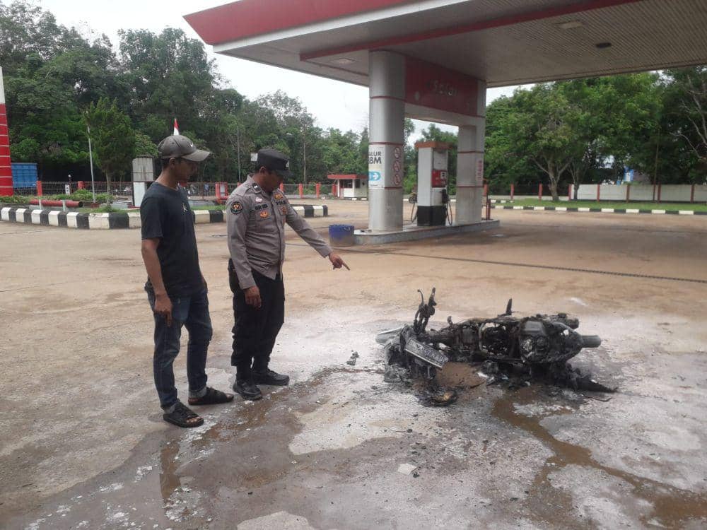 Tangki Kepenuhan Saat Isi BBM, Motor Terbakar di SPBU Pampangan