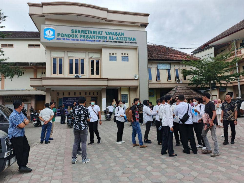 Satreskrim Polresta Mataram melakukan olah TKP di Ponpes Al Aziziyah Gunungsari Lombok Barat terkait kasus dugaan penganiayaan santriwati asal Ende NTT Nurul Izati (13). (dok. Istimewa)