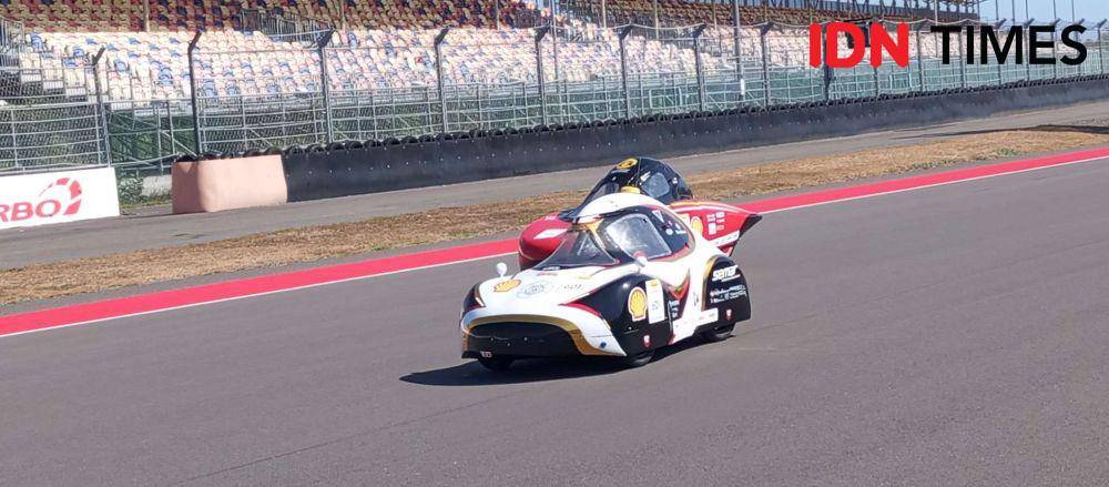 Kompetisi kejuaraan regional urban concept Shell Eco-marathon APME 2024 di Sirkuit Mandalika, Sabtu (6/7/2024). (IDN Times/Muhammad Nasir)