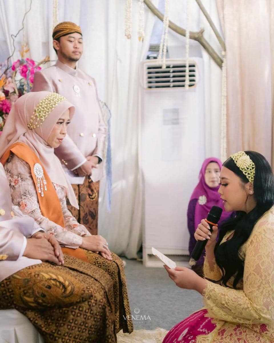 potret Clarissa Putri sungkeman (instagram.com/clarissaputri_)