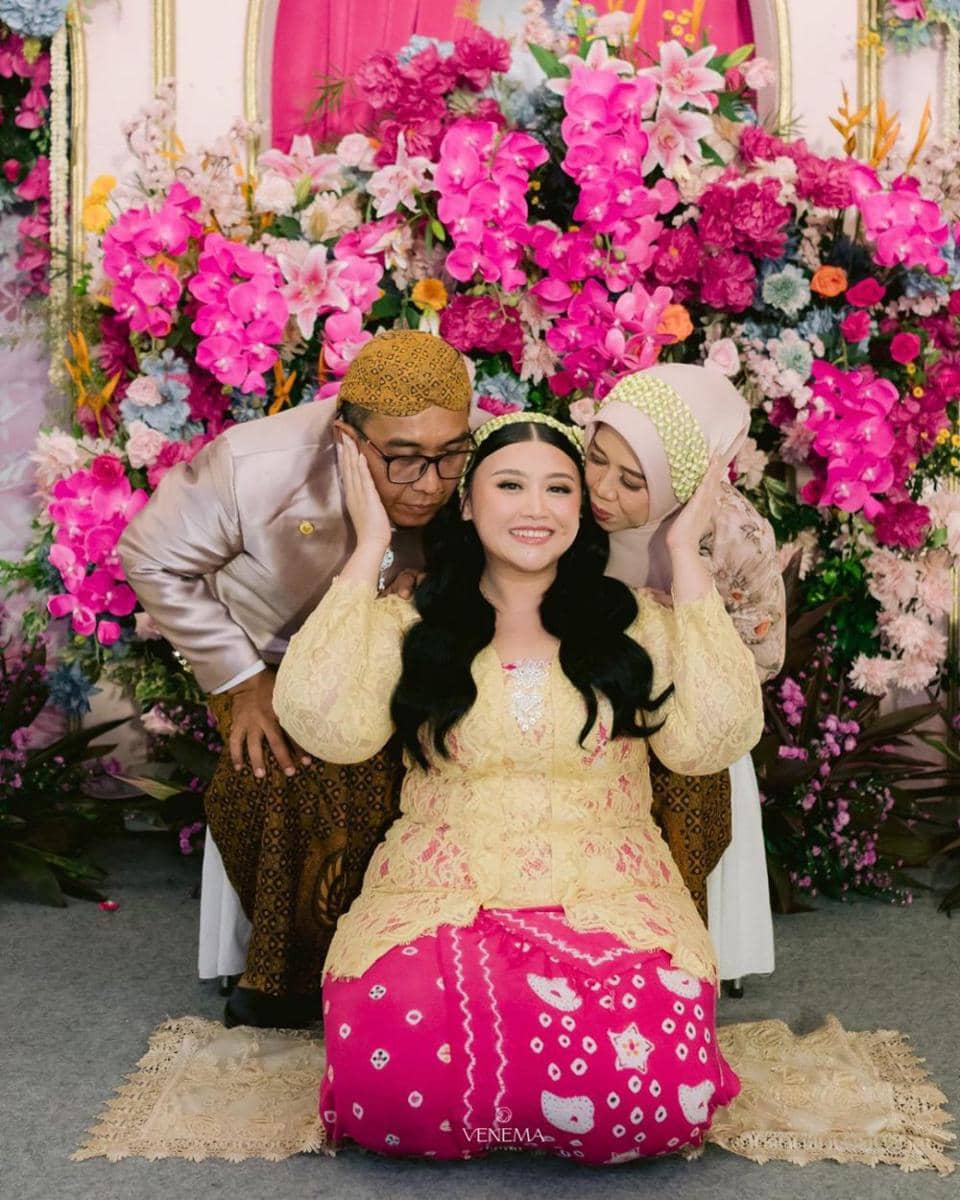 potret Clarissa Putri sungkeman (instagram.com/clarissaputri_)