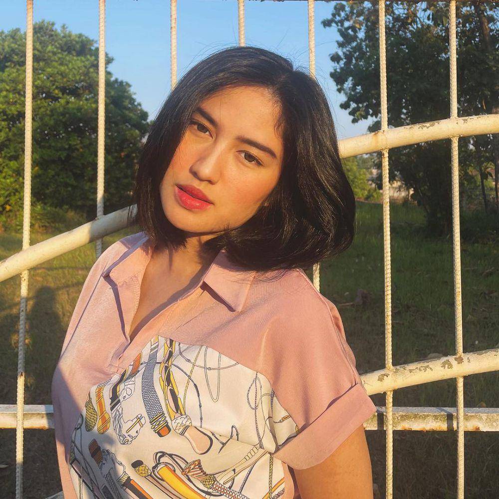 ide makeup ala Ochi Rosdiana buat hangout (instagram.com/ochi24)