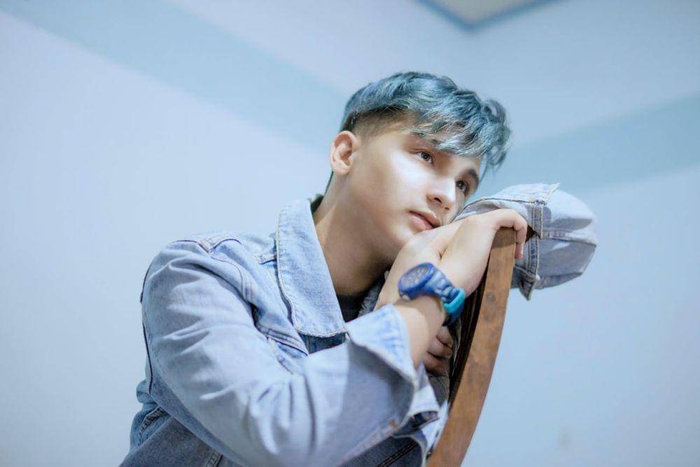 ilustrasi cowok galau (pexels.com/Migs Reyes)