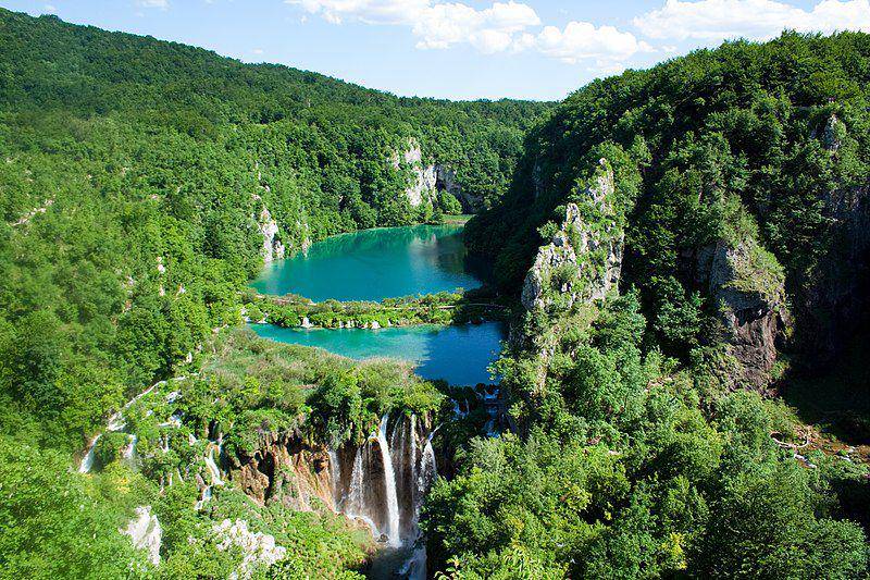 Plitvice Lakes National Park (commons.wikimedia.org/Pablo BM)
