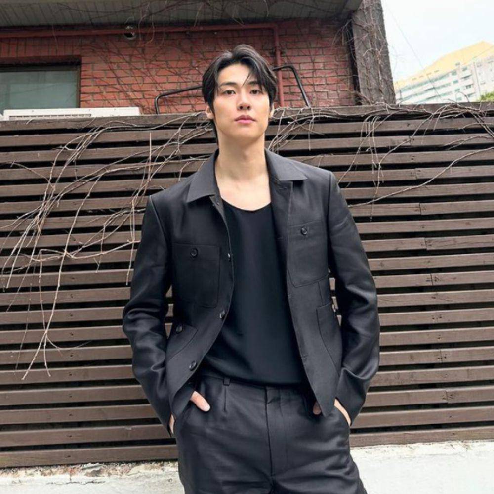 potret Lee Seung Hyub (instagram.com/sssn9_zzzn9)