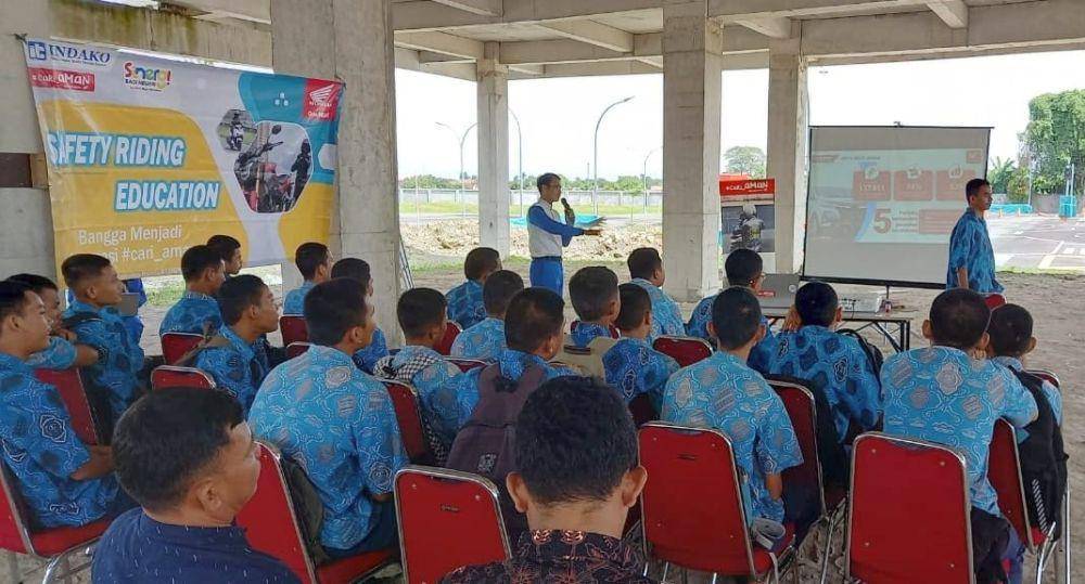 Pelajar SMKS Parulian 3 berkunjung ke ISRC (Dok. IDN Times)
