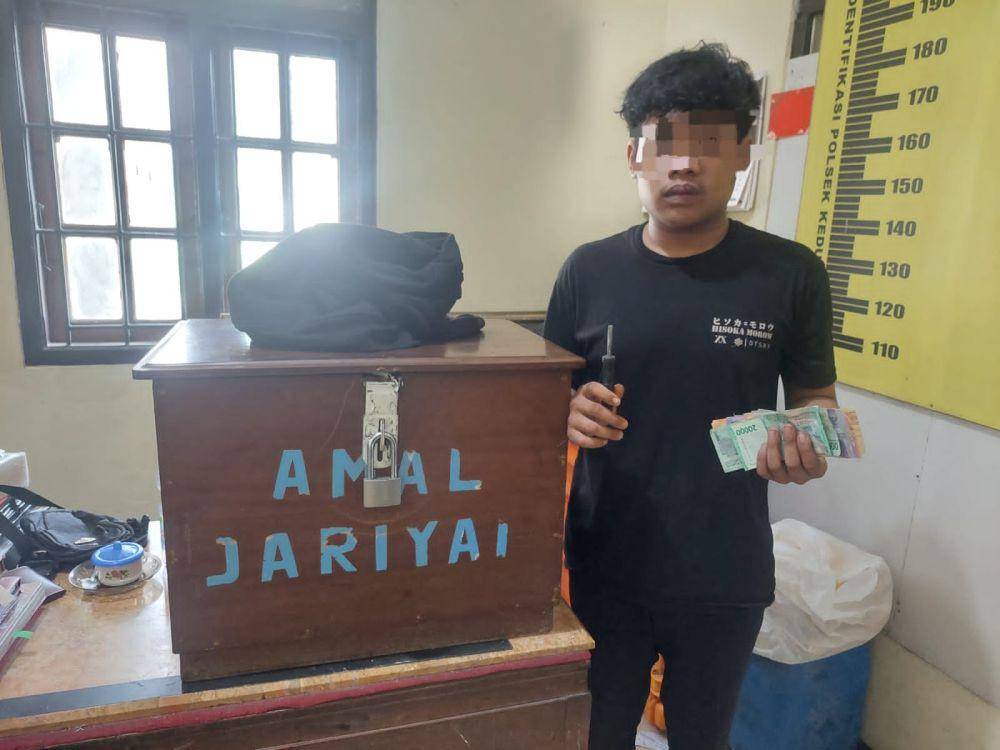 Pelaku pencurian kotak amal di Tulungagung saat ditangkap. IDN Times/ istimewa