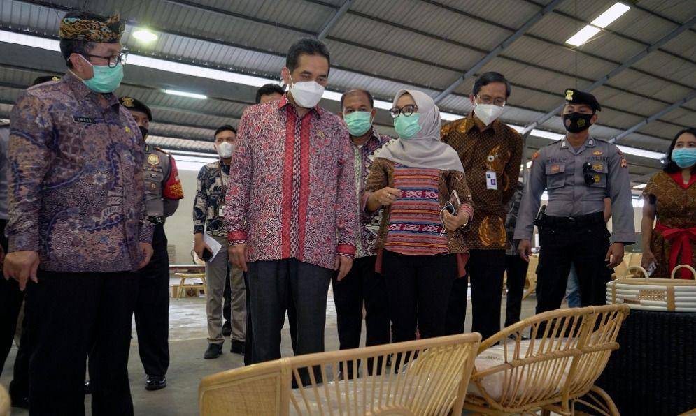 Pelepasan konvoi kontainer ekspor rotan oleh Kemendag, LPEI, PT Debindomulti Adhiswasti dan Deperindag Jabar (Dok Kemendag)