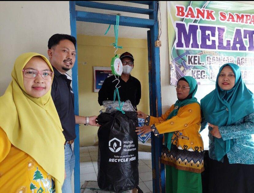 Cara CCEP Indonesia Wujudkan Ekonomi Sirkular Lewat Bank Sampah