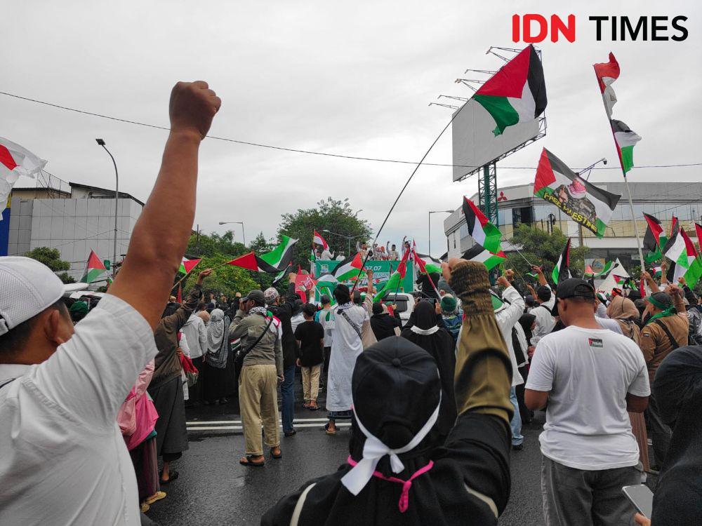 Ribuan Masyarakat Ikuti Aksi Bela Palestina di Bekasi