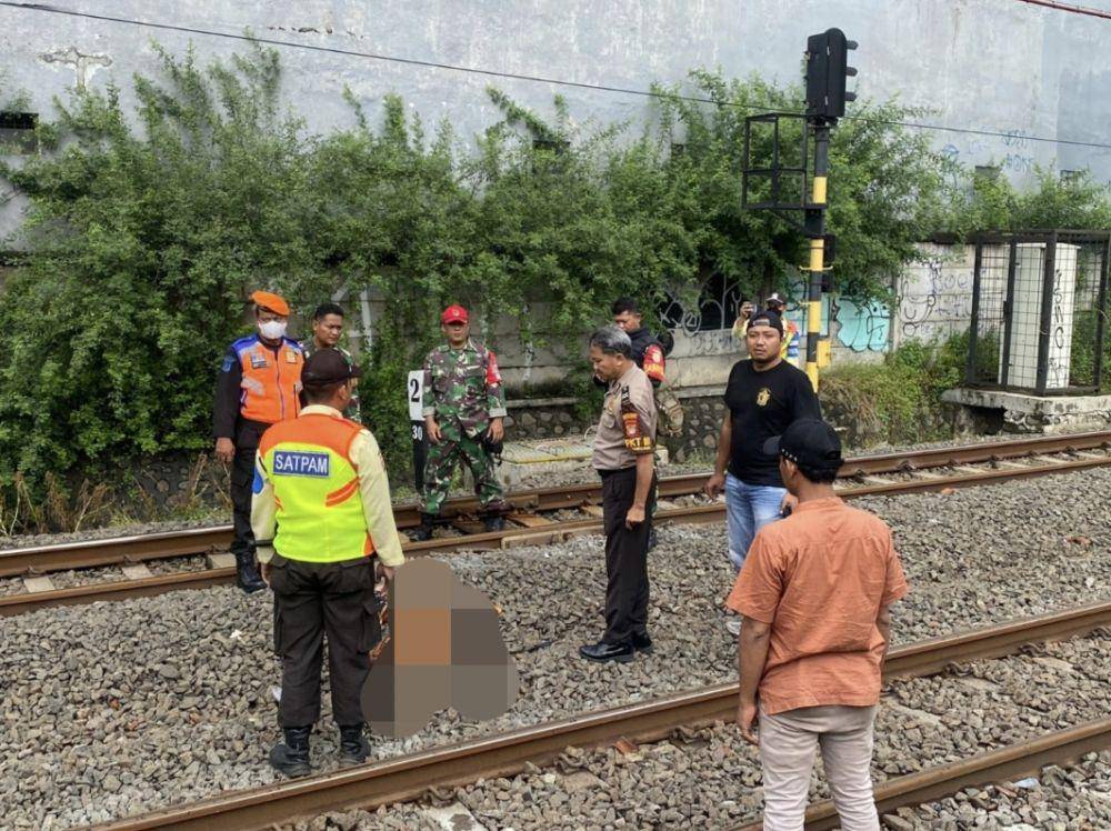 Perempuan di Bekasi tewas tertabrak kereta. (Dokumen Polsek Rawalumbu)
