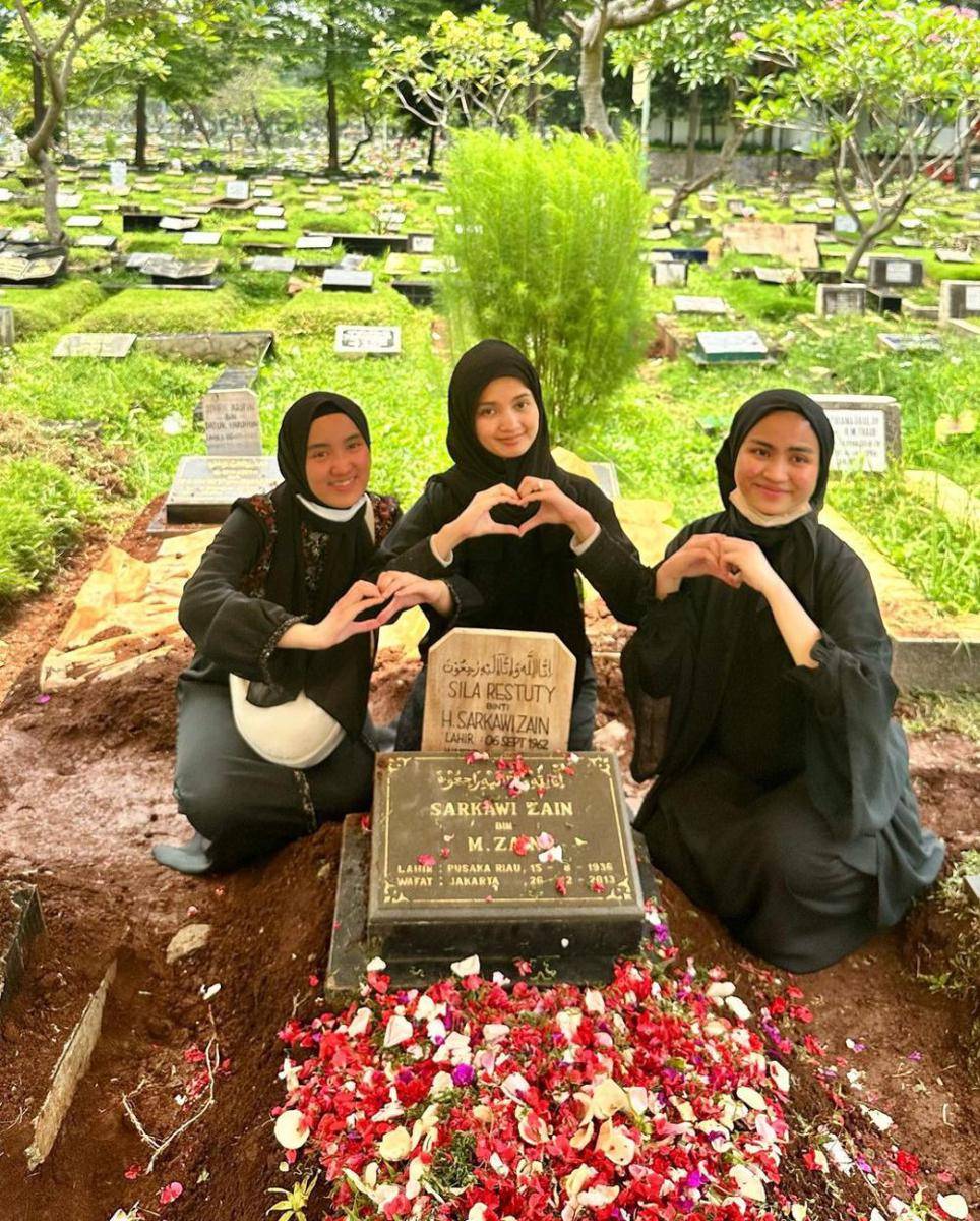 Momen Ibunda meninggal (instagram.com/sabrinaangraini)
