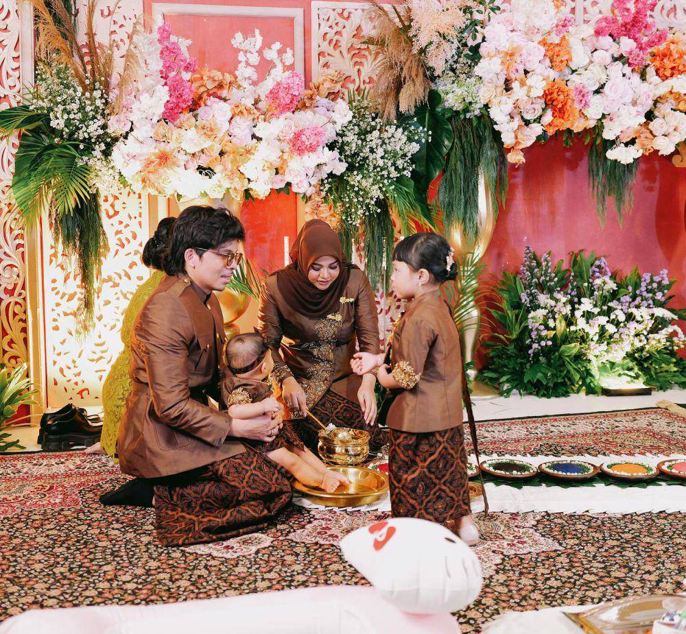 tedak siten Azura Atta (Instagram.com/attahalilintar)