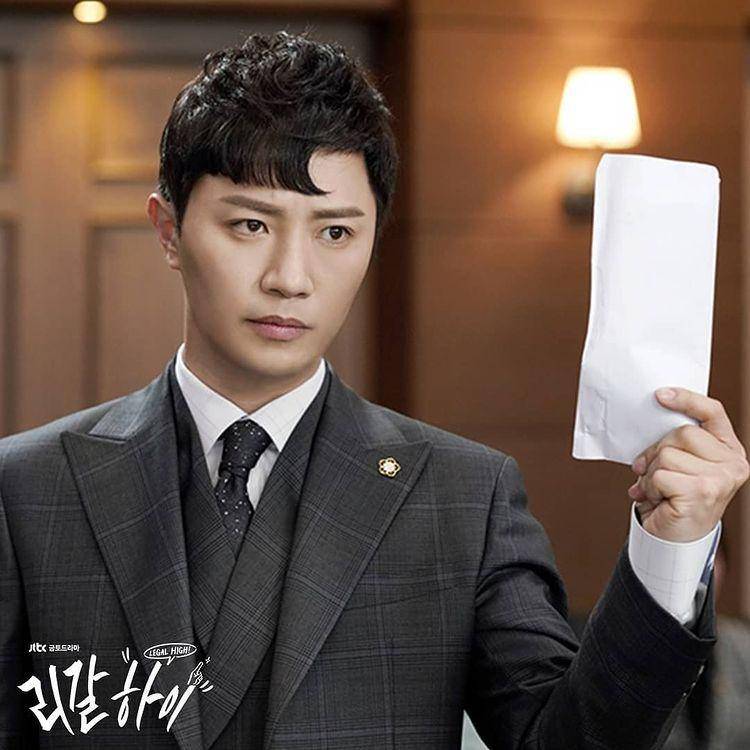 potret Jin Goo di drama Legal High (instagram.com/jtbcdrama)