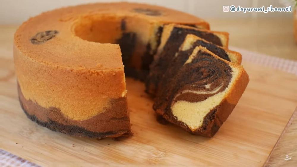 Resep Bolu Marmer Pisang Panggang, Aroma Harumnya Memikat!