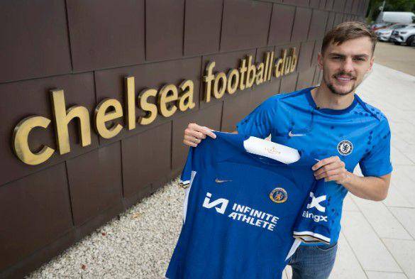 Kiernan Dewsbury-Hall (chelseafc.com)