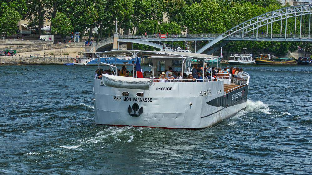 Seine River, Paris, Prancis (unsplash.com/Pascal Bernardon)