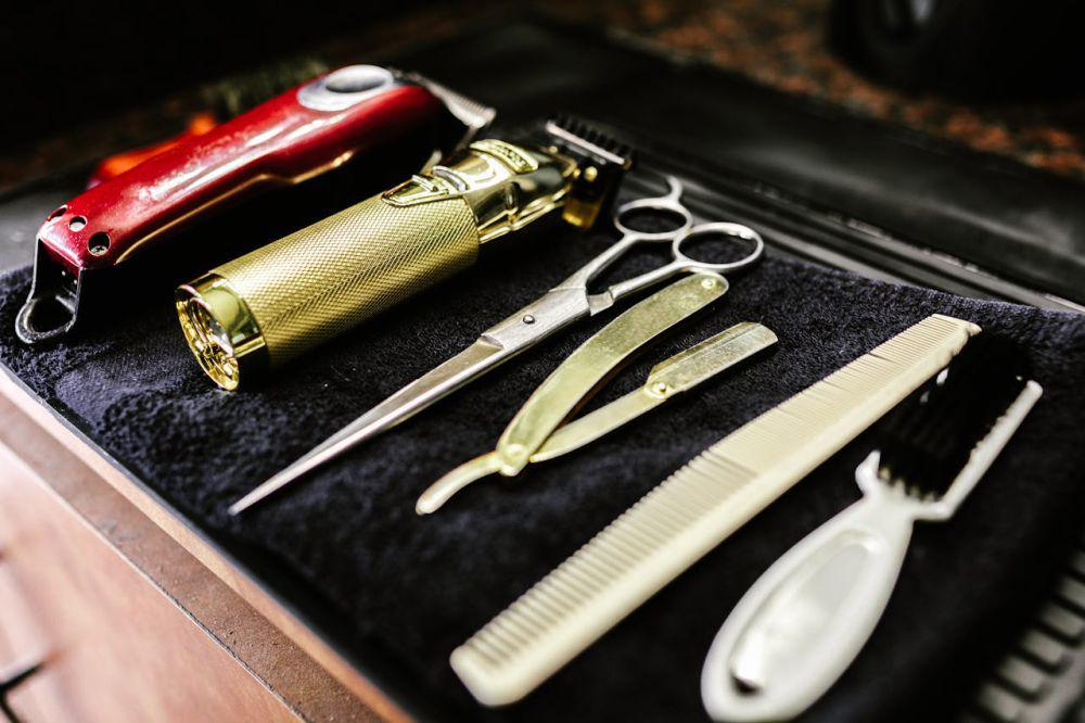 5 Tips Memilih Alat Cukur Rambut yang Mudah Dibersihkan, Sikat Guys!