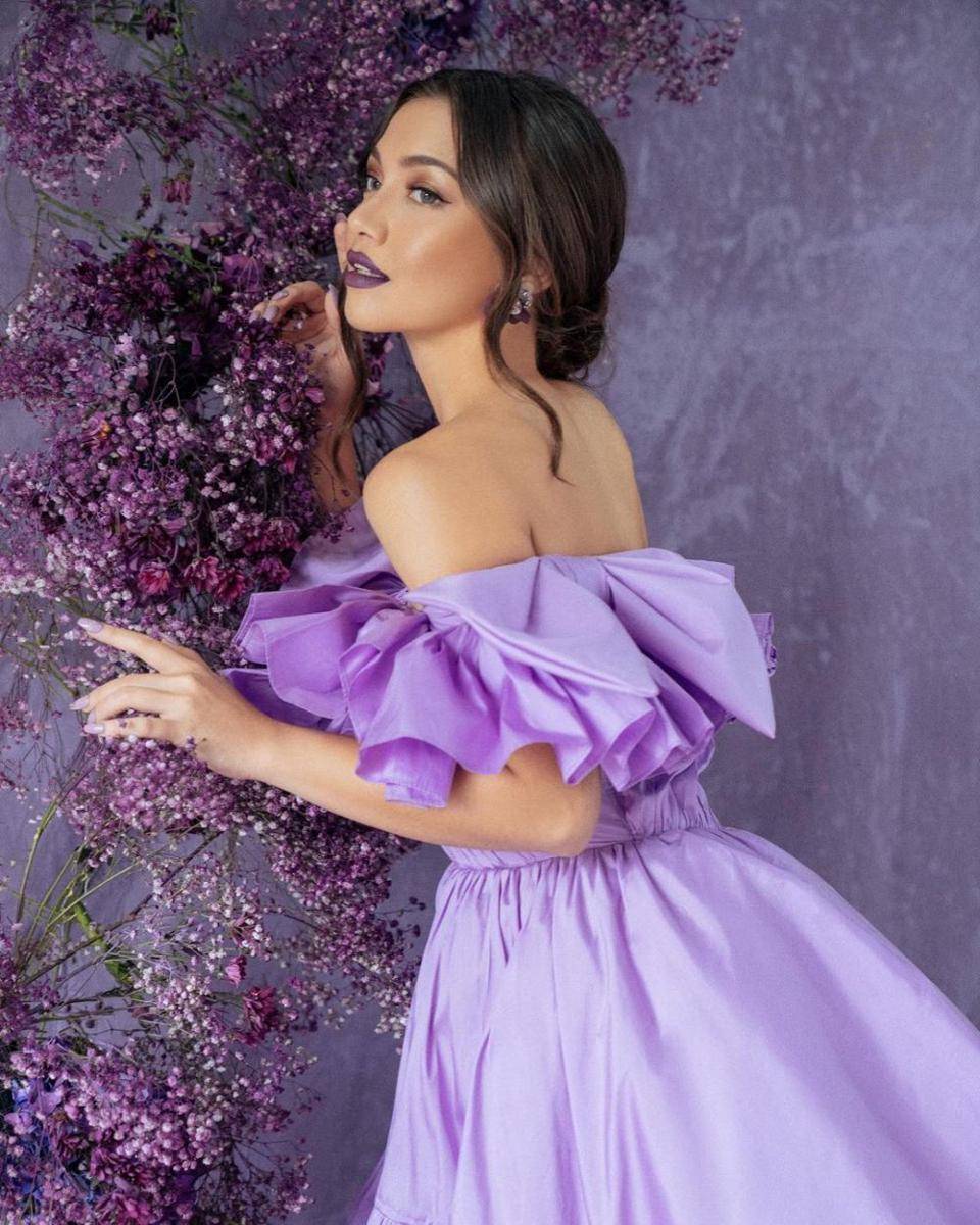 gaya makeup ala Angela Gilsha (instagram.com/angelagilsha)