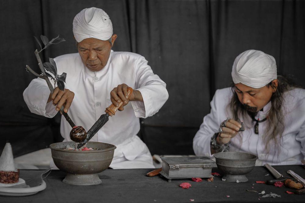 Lestarikan Budaya Leluhur, Cak Fauzi Gelar Jamasan Keris