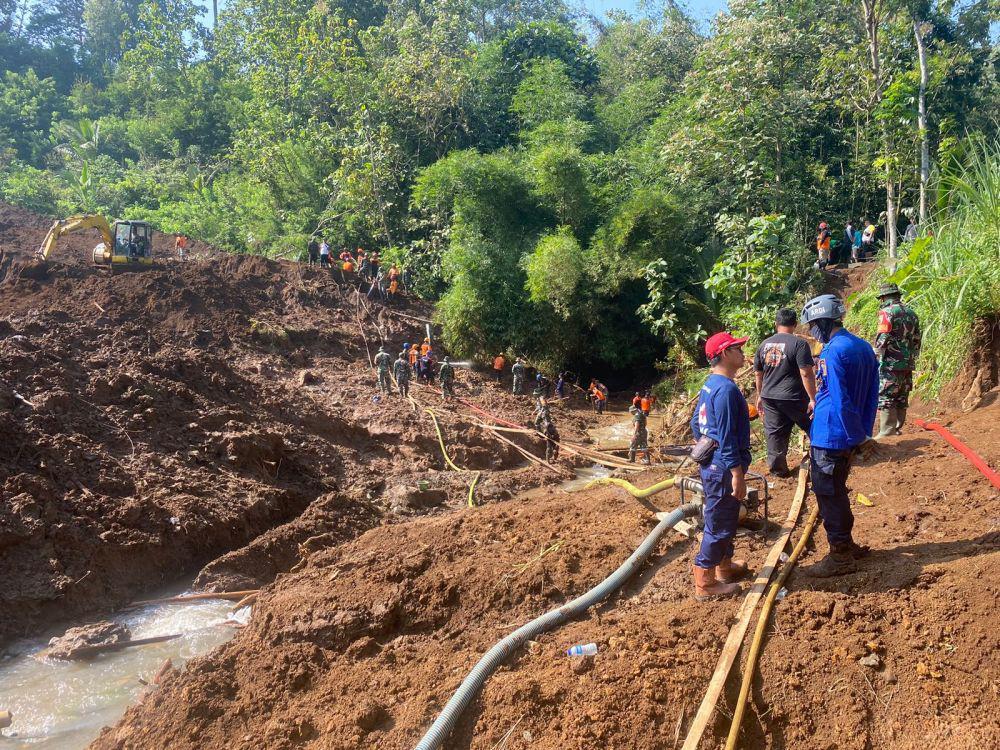 SAR Perpanjangan Proses Pencarian Korban Longsor di Blitar