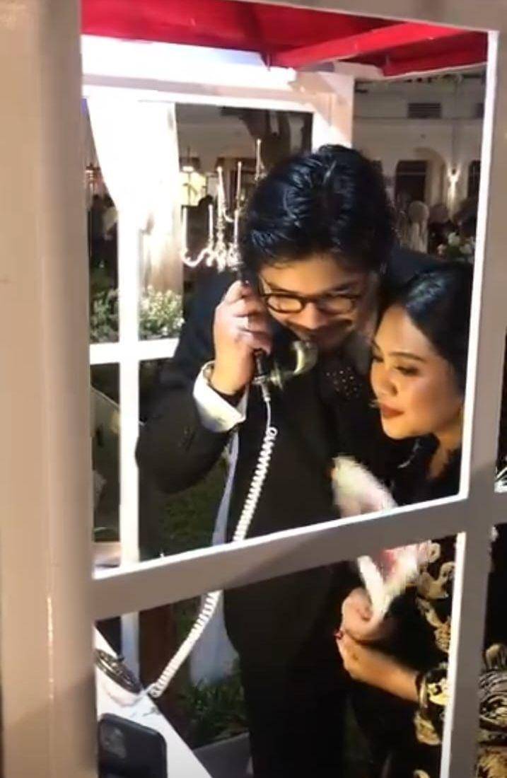 Pernikahan Bilal Indrajaya dan Mayafiryal Sochmarisanda. (Instagram.com/janur.wedding)