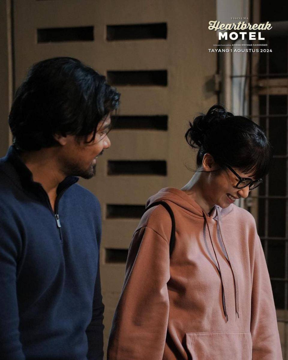 potret Laura Basuki dan Chicco Jerikho (instagram.com/heartbreakmotelfilm)
