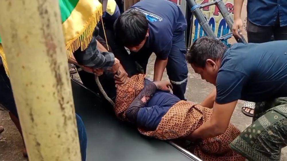 Teknisi internet di Bekasi tewas tersetrum. (Istimewa)