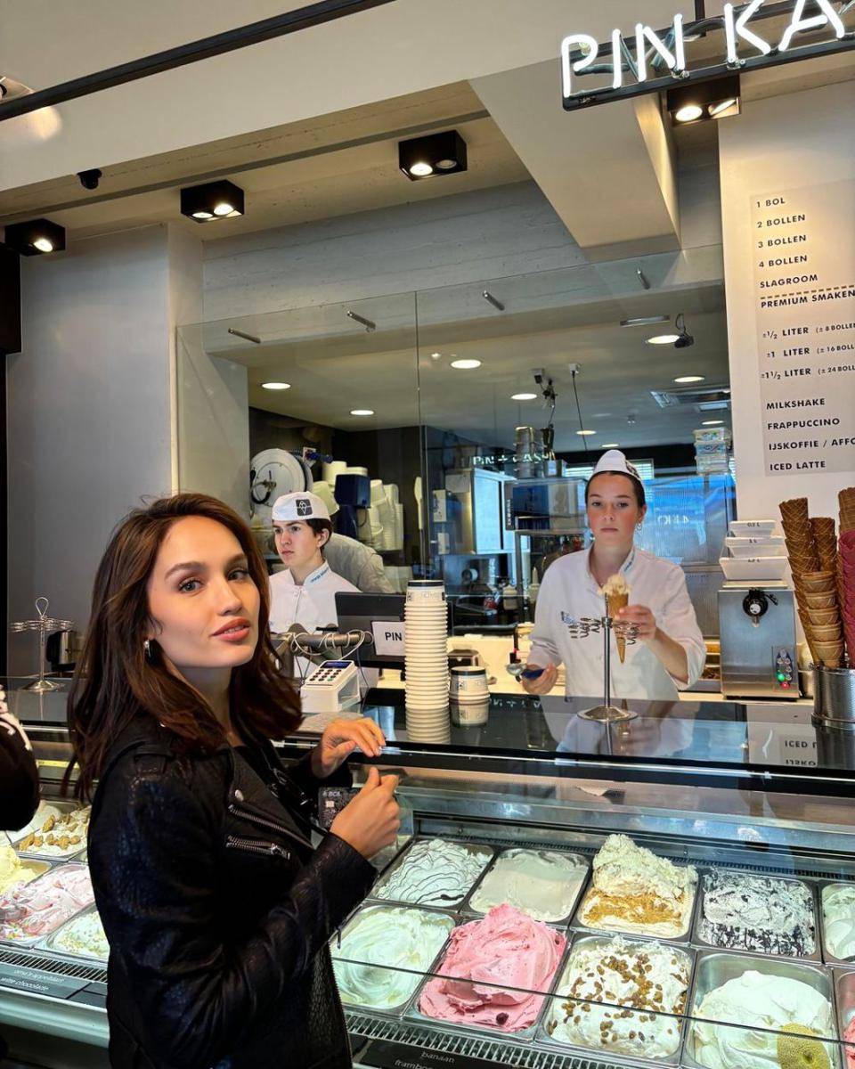 potret Cinta Laura Kiehl di Amsterdam (instagram.com/claurakiehl)