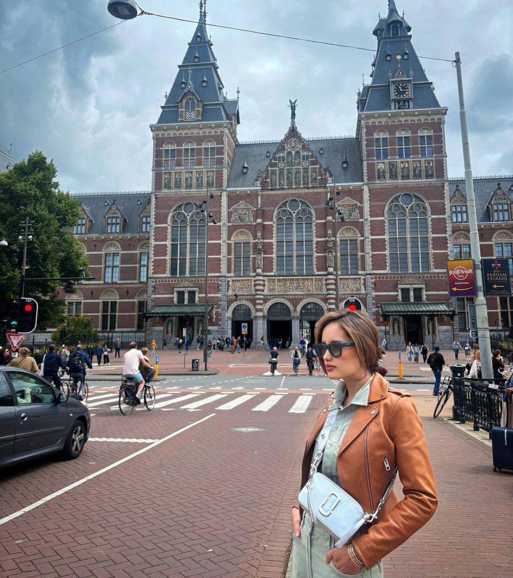 potret Cinta Laura Kiehl di Amsterdam (instagram.com/claurakiehl)