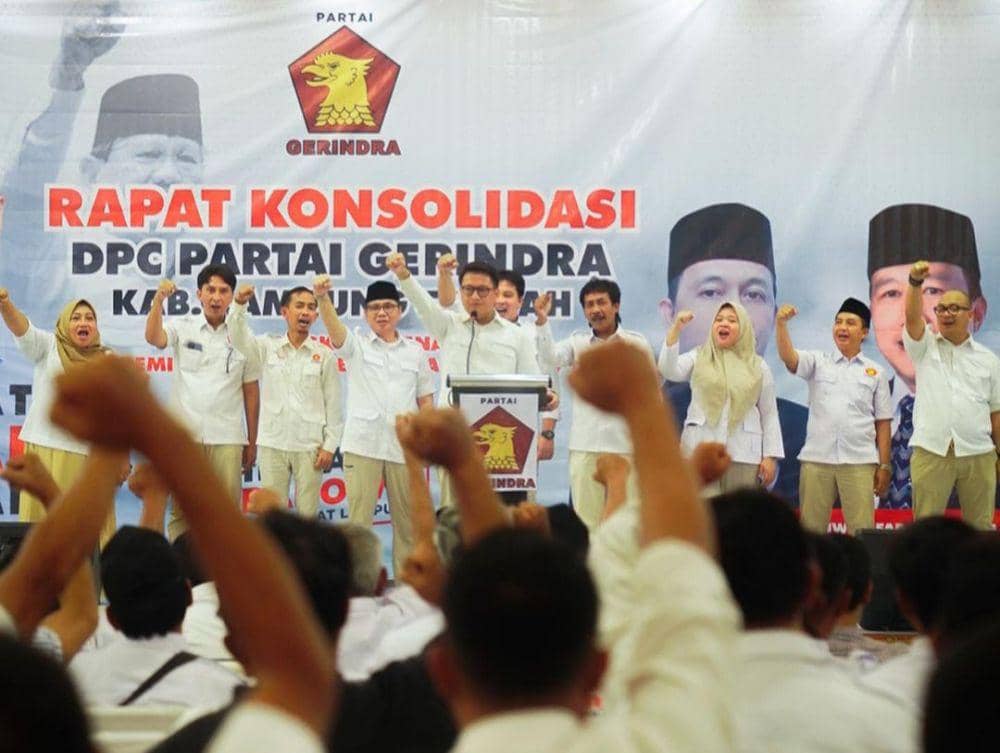 Sekretaris DPD Partai Gerindra Lampung, Ahmad Giri Akbar saat berbicara depan para kader Partai Gerindra. (Instagram/@agiriakbar).